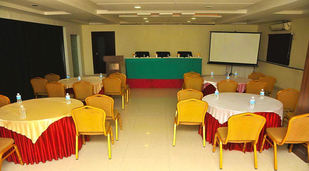 Hotel Central Park Ongole Exteriér fotografie